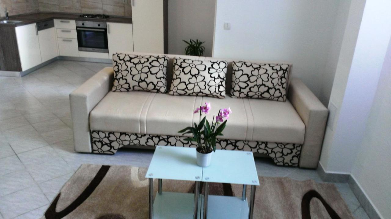 Apartments Jasminka Salona Szoba fotó