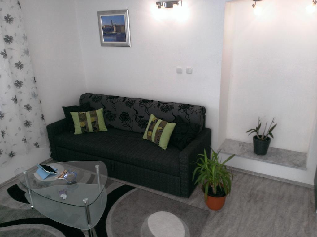 Apartments Jasminka Salona Szoba fotó